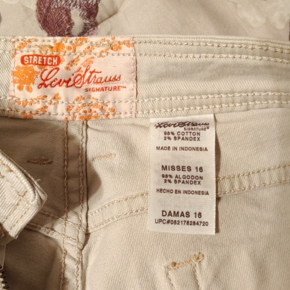 Levis shorts size 16 - Picture 2 of 3